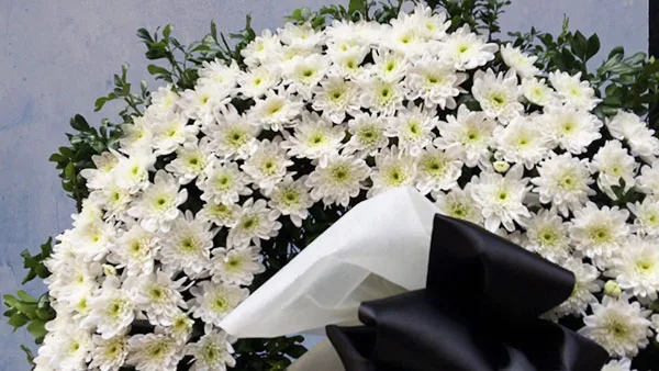 Nét đẹp tình cảm và kí ức: những loại hoa viếng cho người mất